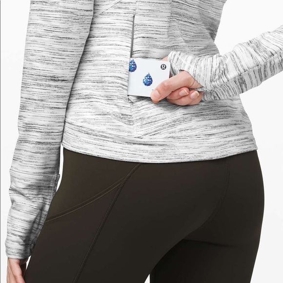Lululemon close to crossing Long sleeve pullover - Picture 4 of 9